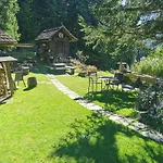 Rauft-perfekter Rueckzugsort Fuer Besondere Feierlichkeiten 2500 M2 Grundstueck Mitten In Der